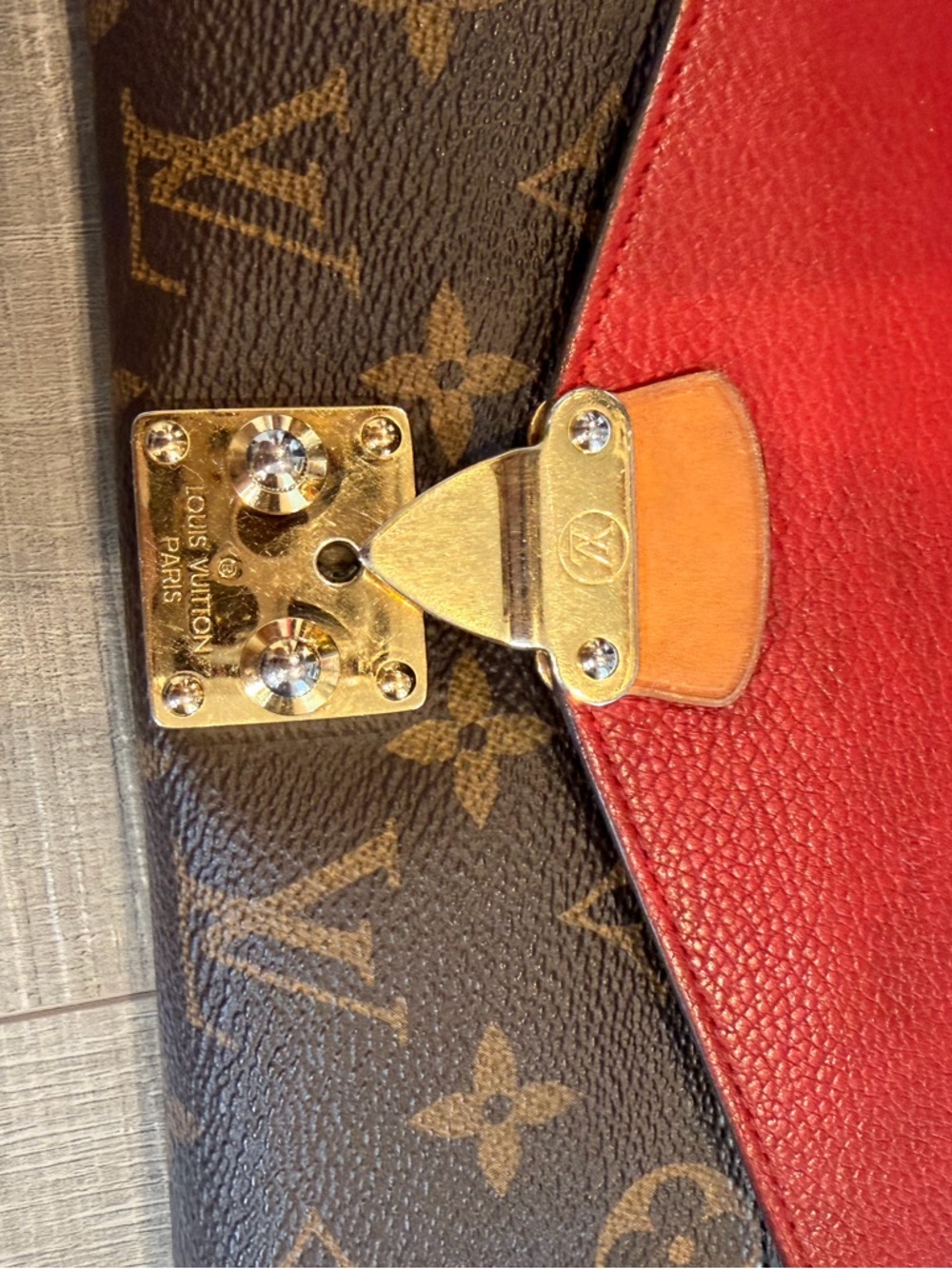 Louis Vuitton Pallas Wallet with Added Crossbody Chain - Picture 9 of 10